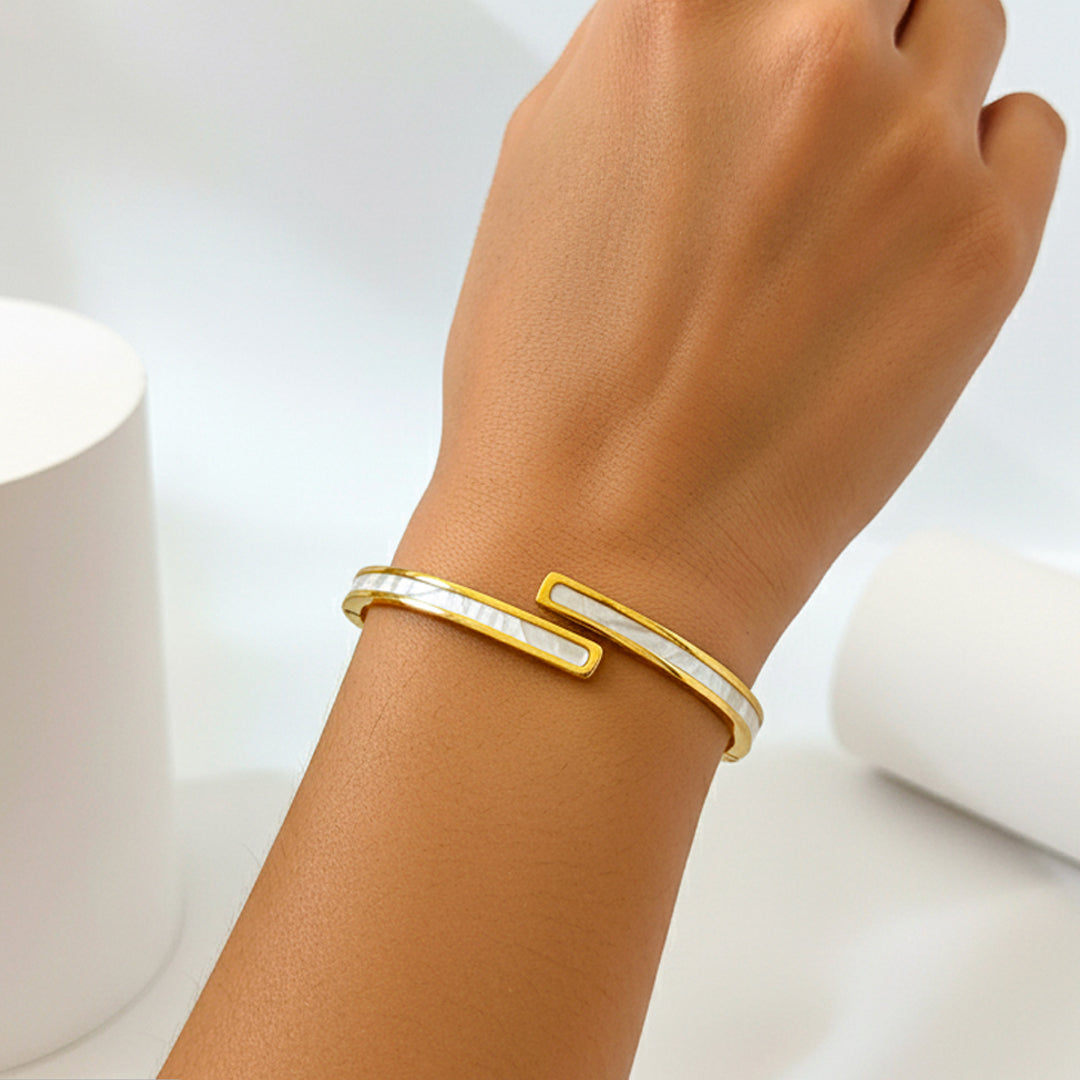 White line stone bangle
