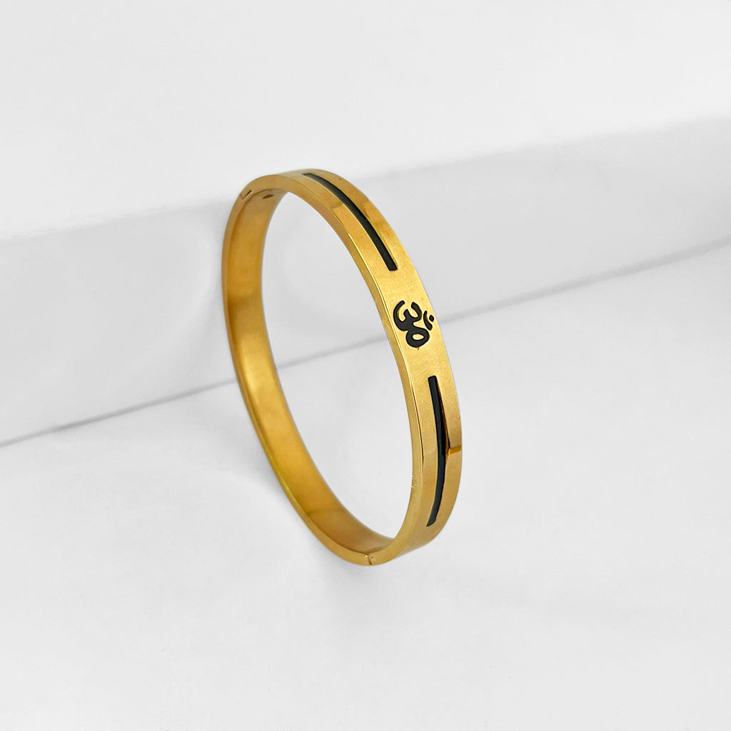 Om Line Grace Bangle