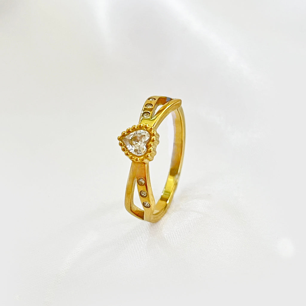 Single heart ring