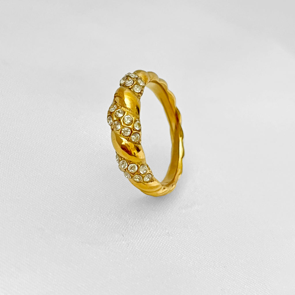 Twisted stone ring