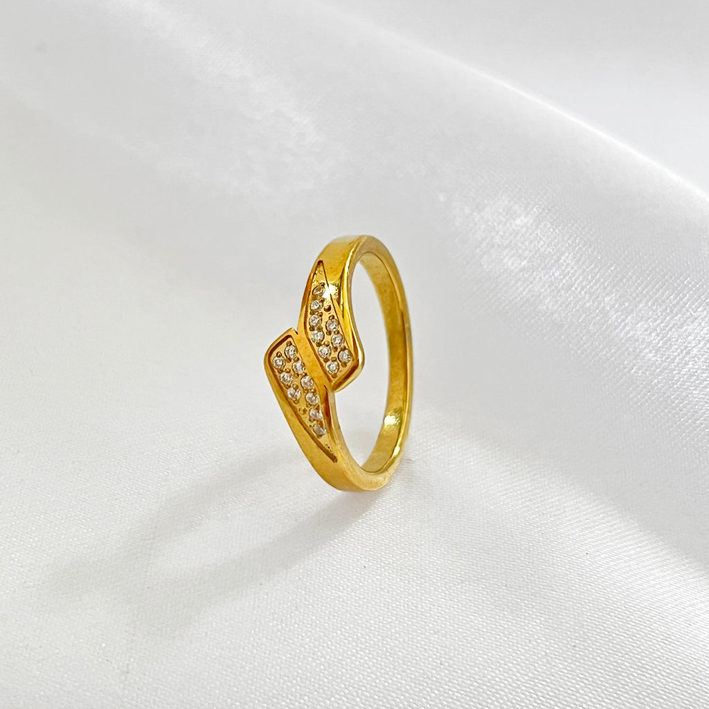 Wave Pavé ring